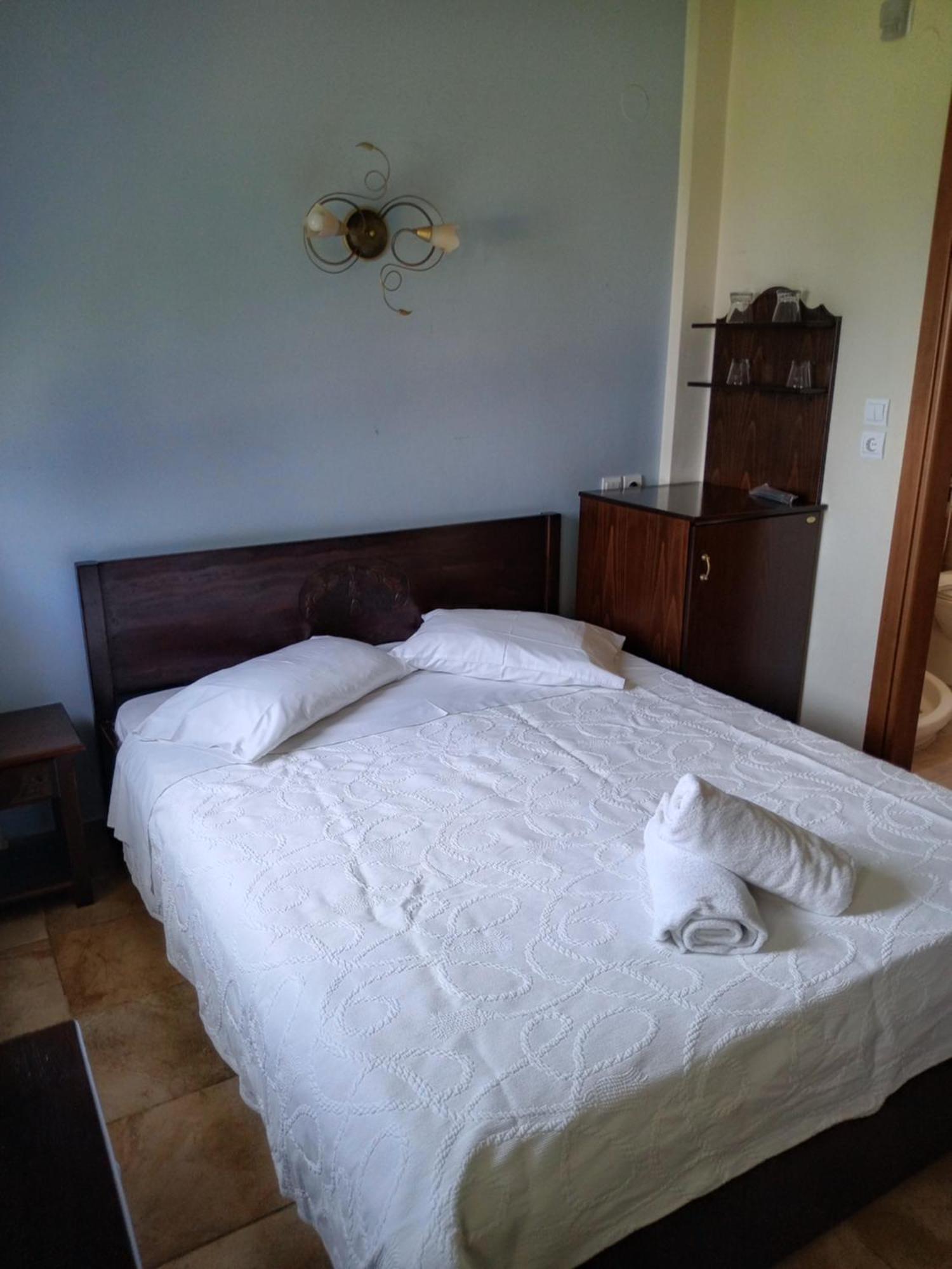 Hotel Erotas Áyios Dhimítrios Екстериор снимка