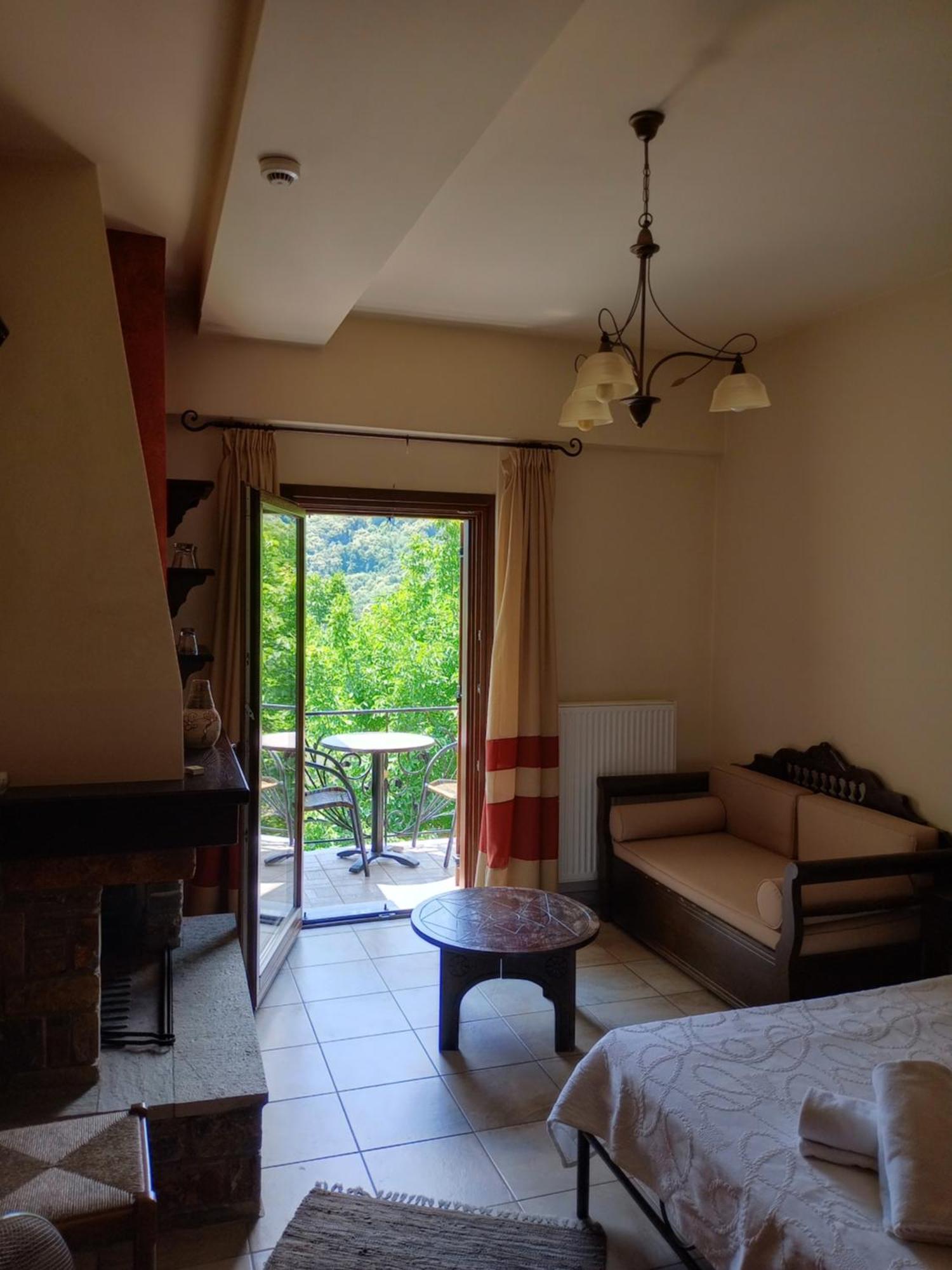 Hotel Erotas Áyios Dhimítrios Екстериор снимка
