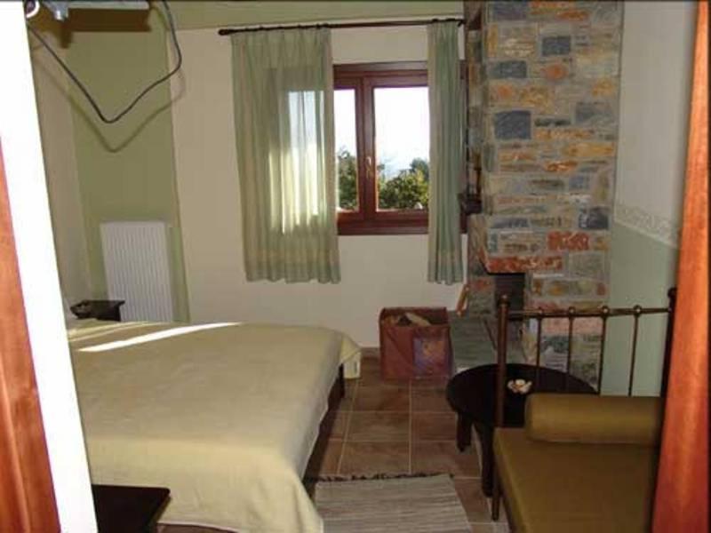 Hotel Erotas Áyios Dhimítrios Екстериор снимка