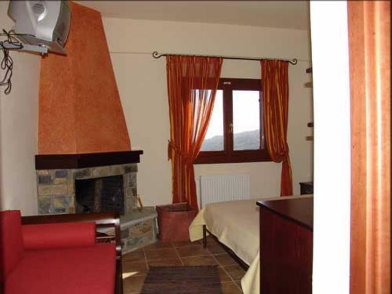 Hotel Erotas Áyios Dhimítrios Екстериор снимка