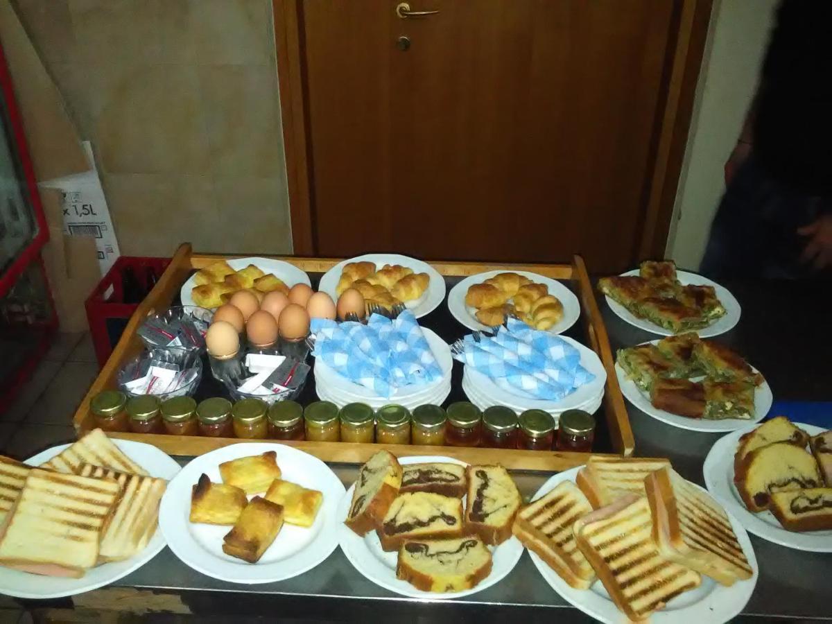 Hotel Erotas Áyios Dhimítrios Екстериор снимка